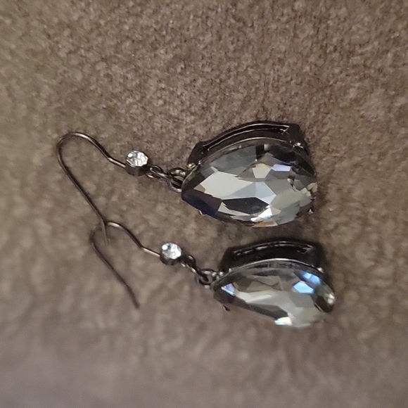3/$30 Gunmetal Faceted Smokey Crystal Teardrop Dangle Hook Earrings - Picture 3 of 4